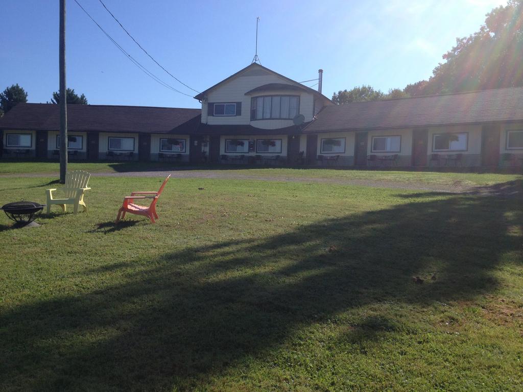 Lakeview Motel Jemseg Buitenkant foto